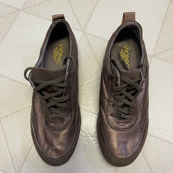 Vionic Shoes - Vionic Willa Metallic Bronze with orthaheel technology Sneakers size 7.5